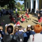 В тютчевском Овстуге брянских школьников посвящали в первоклассники